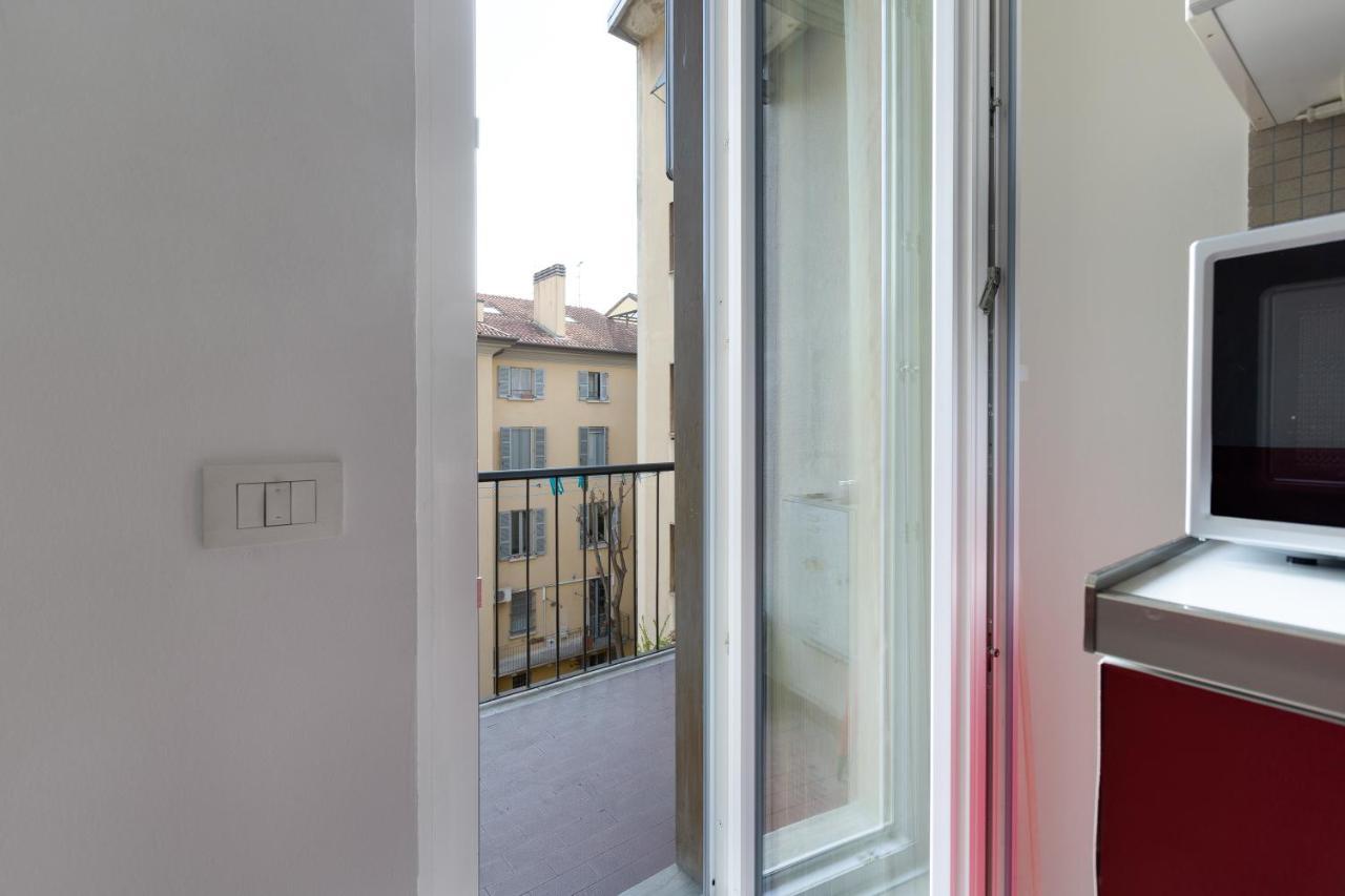Cozy Apt With Balcony - Mm2 Sant'Agostino Apartment Milano Exterior foto